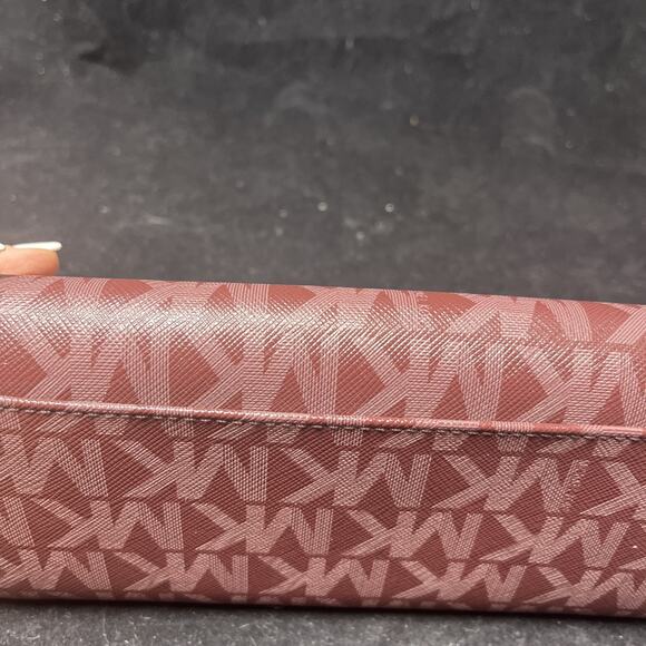 Michael Kors Jet Set Travel Large Trifold Wallet Maroon With Gold Signature - Picture 4 of 7